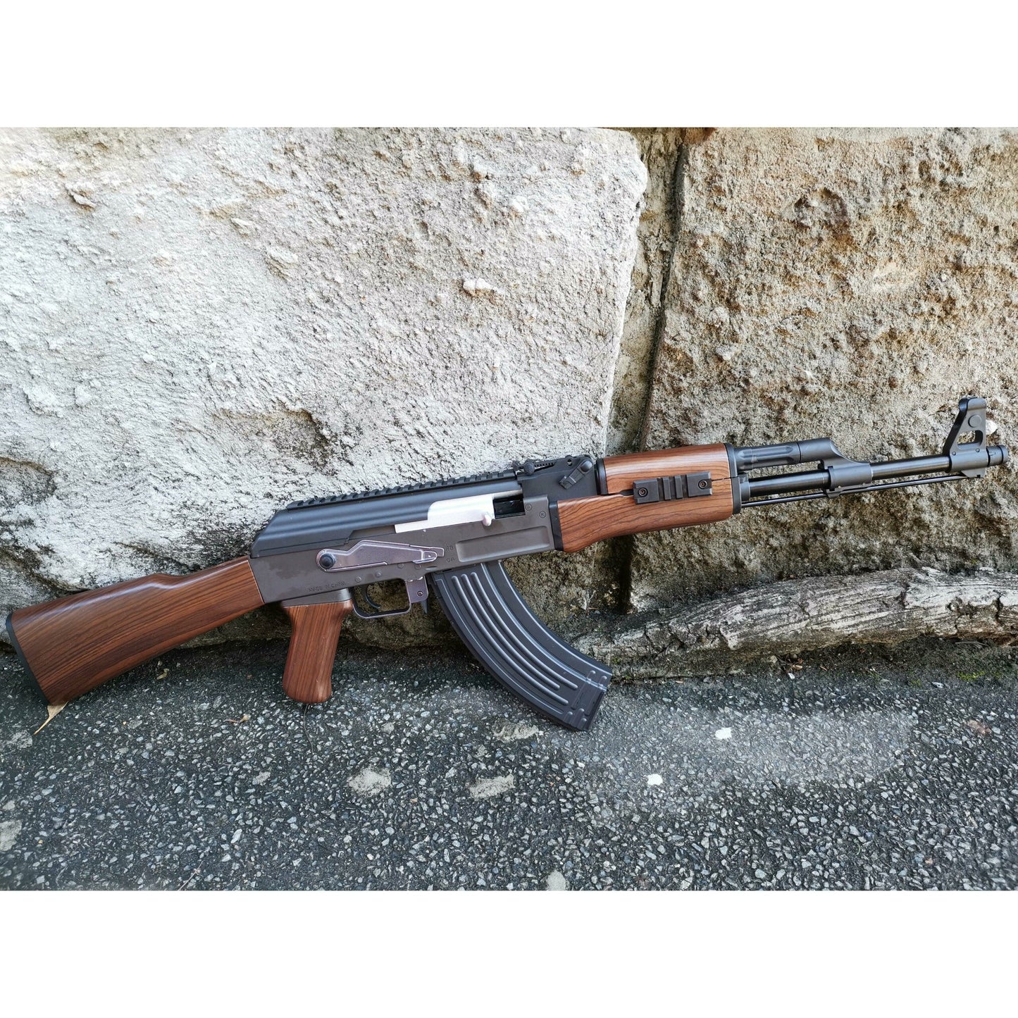 RX AKM-47 V4 GEL BLASTER UPGRADED 11.1V AND METAL GEAR & BARREL WITH BLOWBACK ADULT SIZE