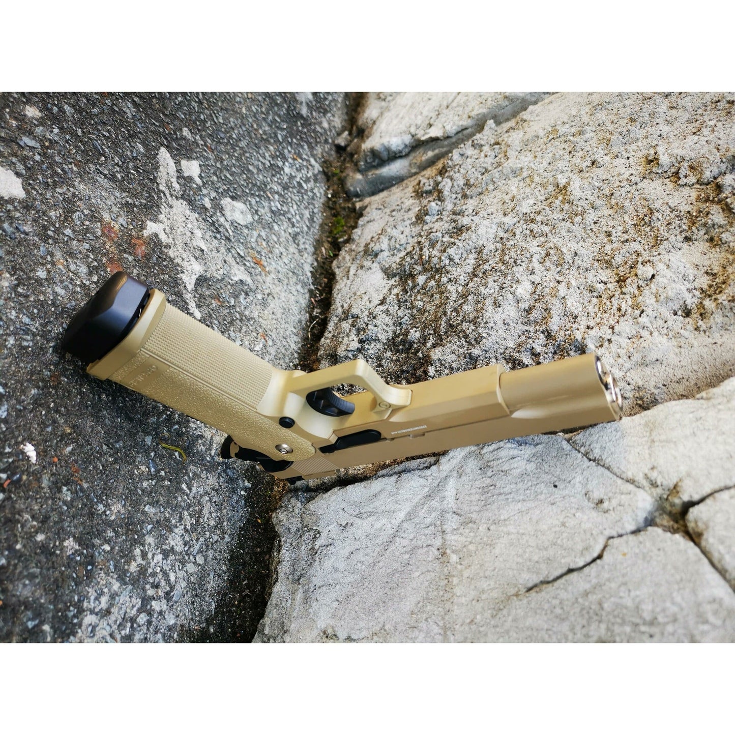 GOLDEN EAGLE 3304T 2011 GEL BLASTER GREEN GAS OR CO2 POWERED Hi-Capa 5.1 VERSION GAS BLOWBACK Colour: Tan