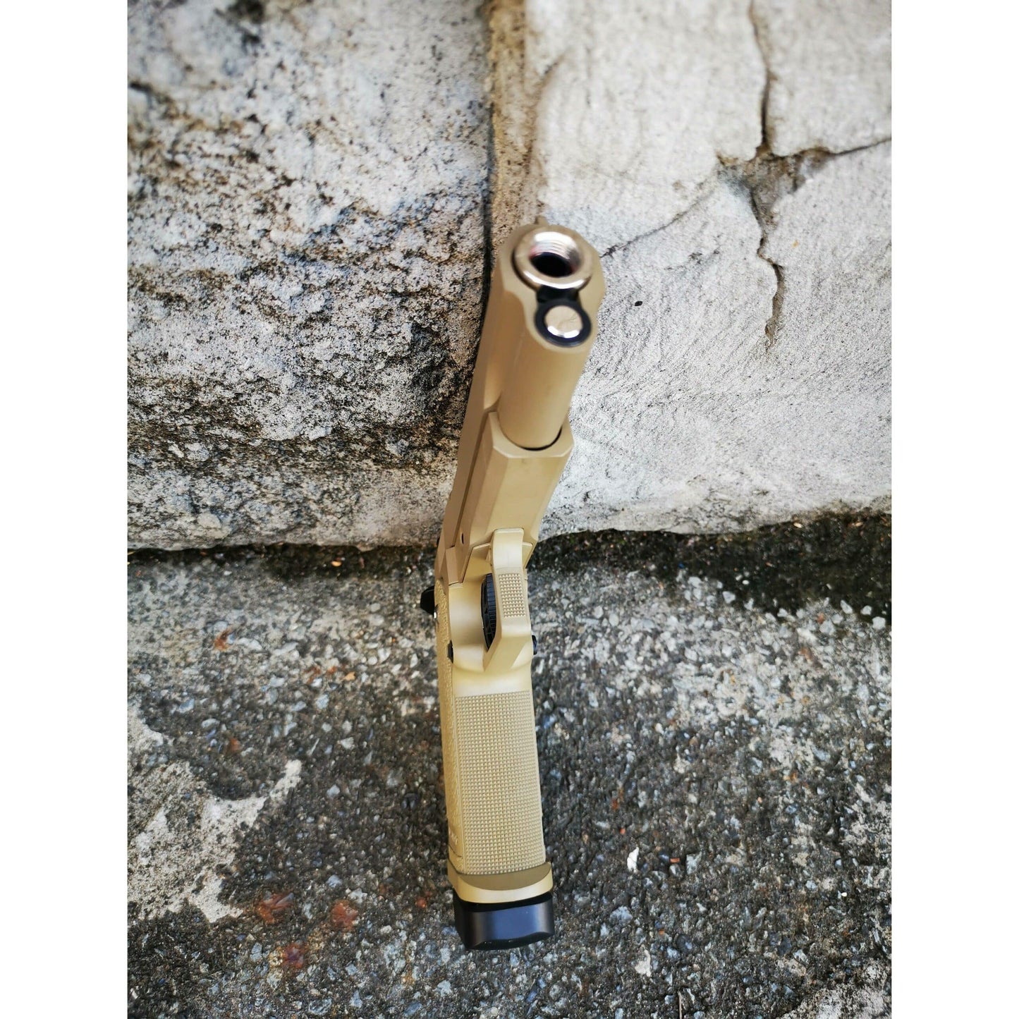 GOLDEN EAGLE 3304T 2011 GEL BLASTER GREEN GAS OR CO2 POWERED Hi-Capa 5.1 VERSION GAS BLOWBACK Colour: Tan