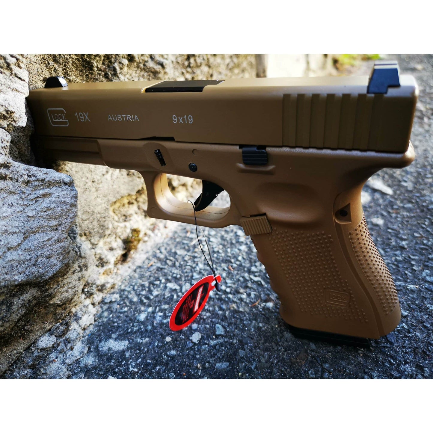 DOUBLE BELL Glock 19 GEN4 Gas Blowback Gel Blaster Full Engraving Resin Frame Edition Green Gas Version Tan