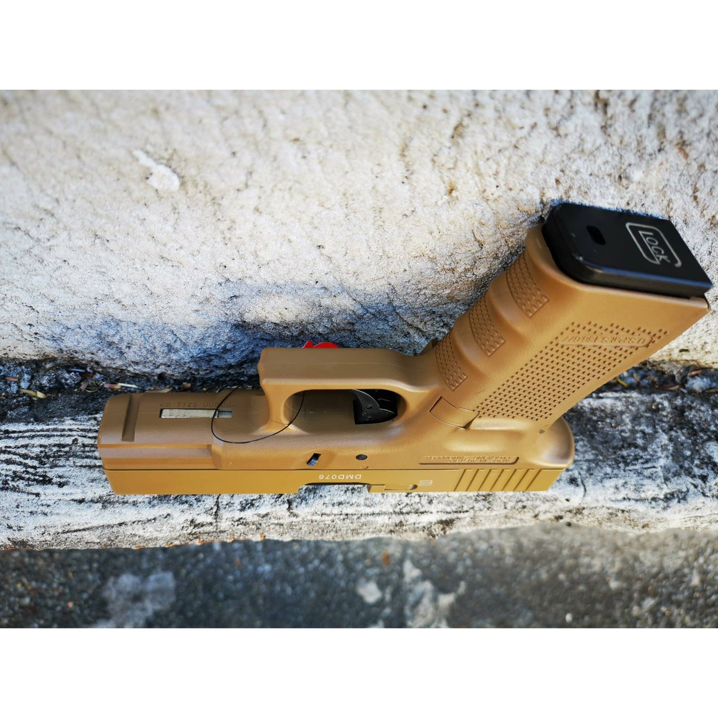 DOUBLE BELL Glock 19 GEN4 Gas Blowback Gel Blaster Full Engraving Resin Frame Edition Green Gas Version Tan