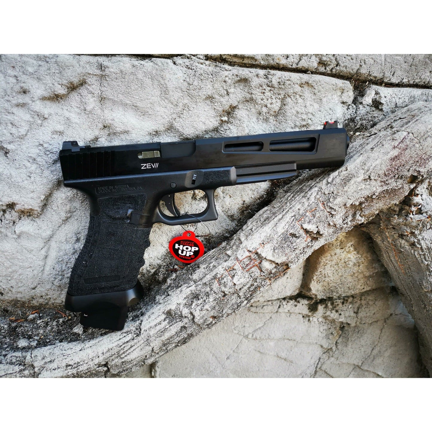 DOUBLE BELL Glock 17L Type ZEVII 9MM Combat Master Custom Gas Blowback Gel Blaster Green Gas Version Black