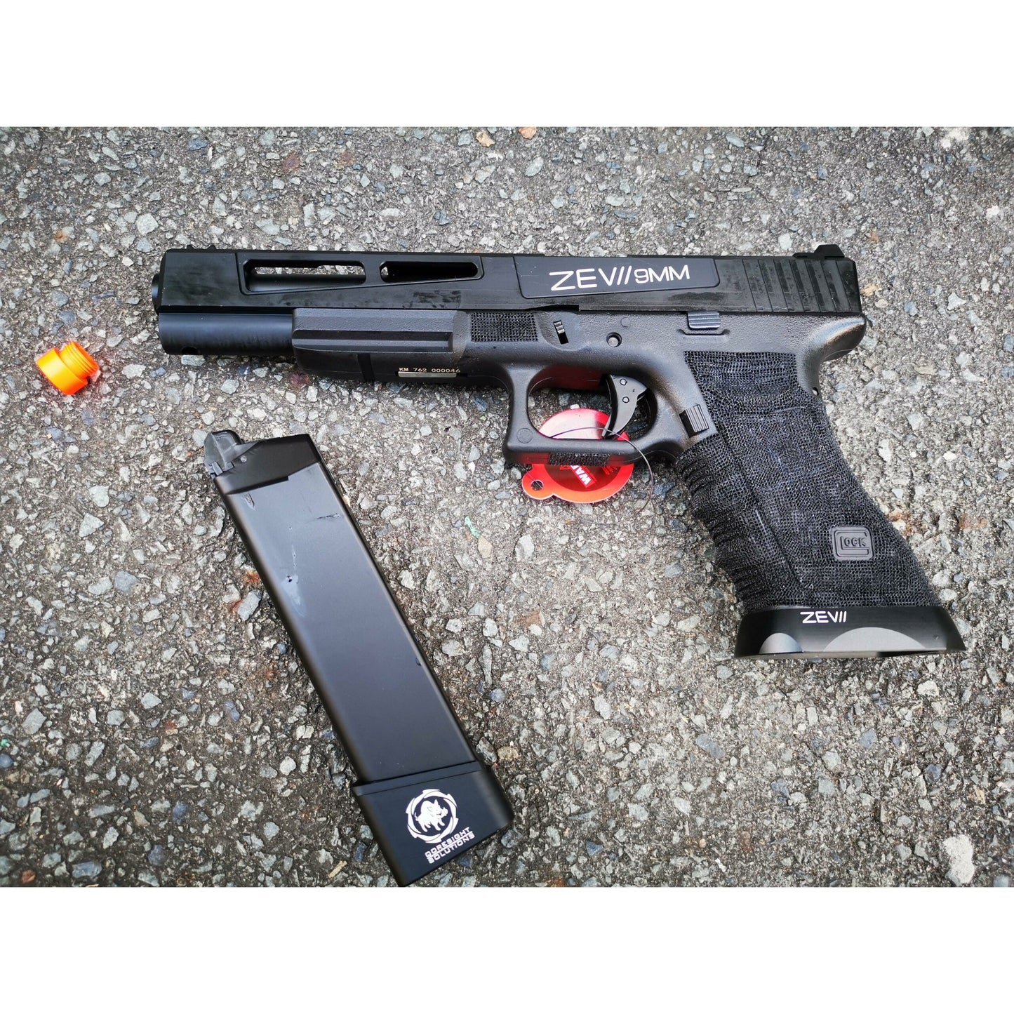 DOUBLE BELL Glock 17L Type ZEVII 9MM Combat Master Custom Gas Blowback Gel Blaster Green Gas Version Black