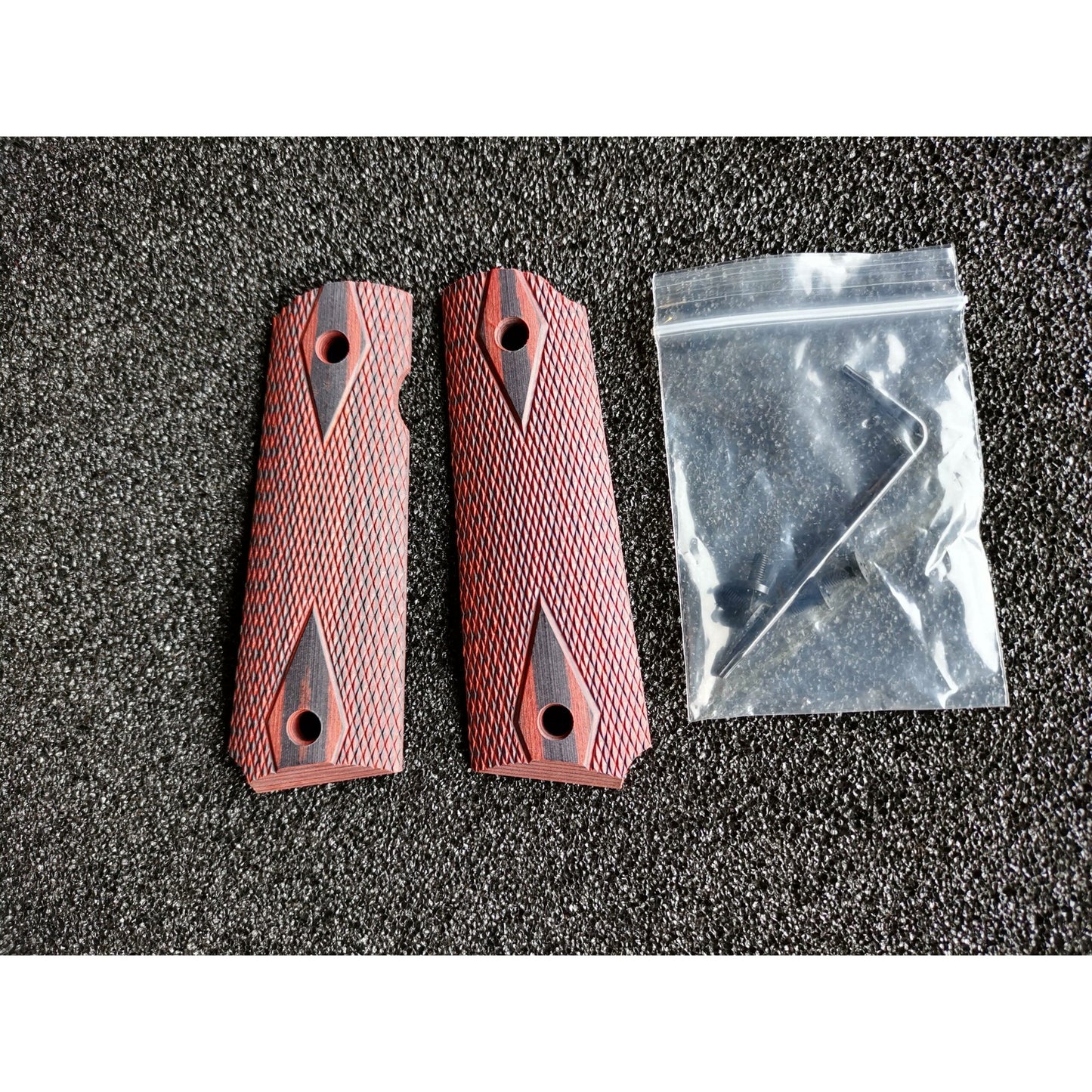 Real Wood Carving Texture Pistol Grip Set for GE 1911 V10 Gas Blowback Pistols With A Set Screw