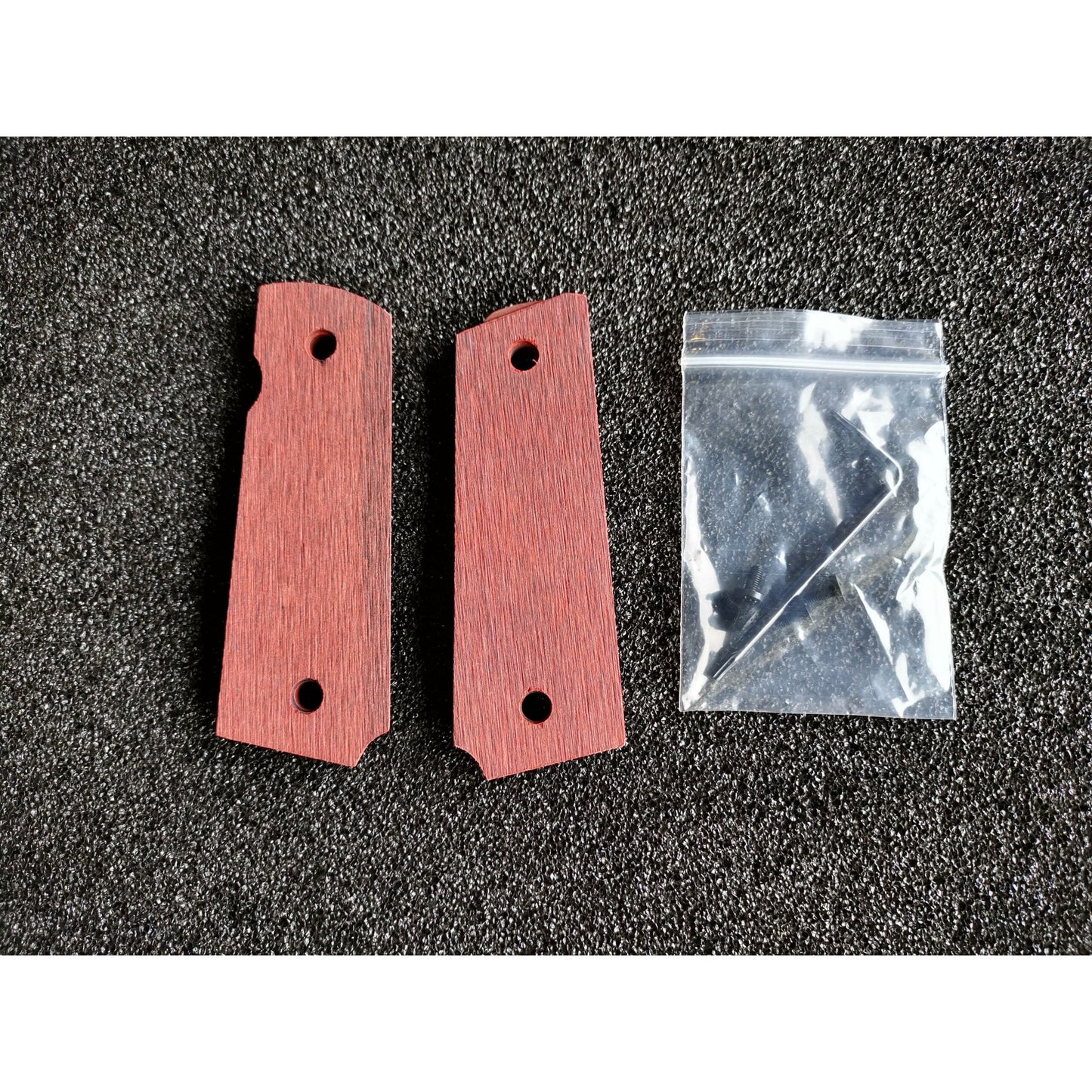 Real Wood Carving Texture Pistol Grip Set for GE 1911 V10 Gas Blowback Pistols With A Set Screw