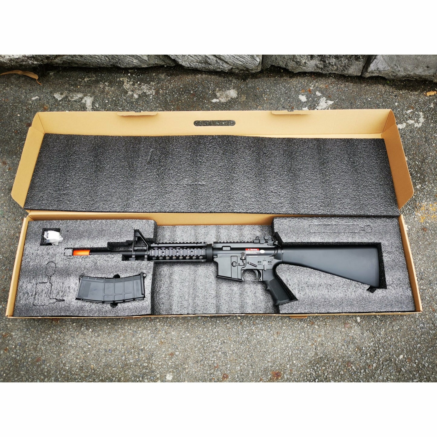 GOLDEN EAGLE MC6619M M4 FULL METAL GAS POWERED GEL BLASTER GREEN GAS BLOWBACK RIFLE Colour: Black