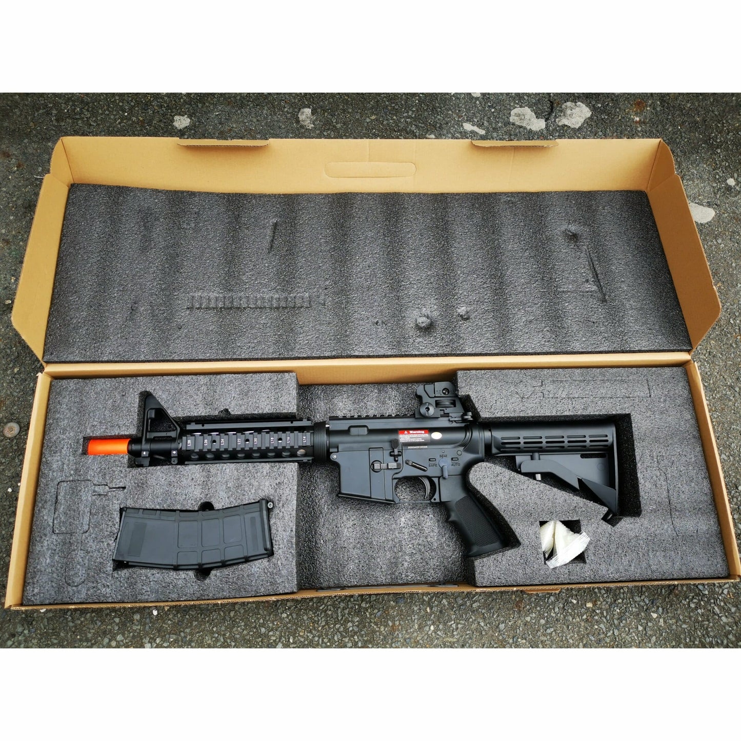 GOLDEN EAGLE MC6624M M4 CQB FULL METAL GAS POWERED GEL BLASTER GREEN GAS BLOWBACK RIFLE Colour: Black