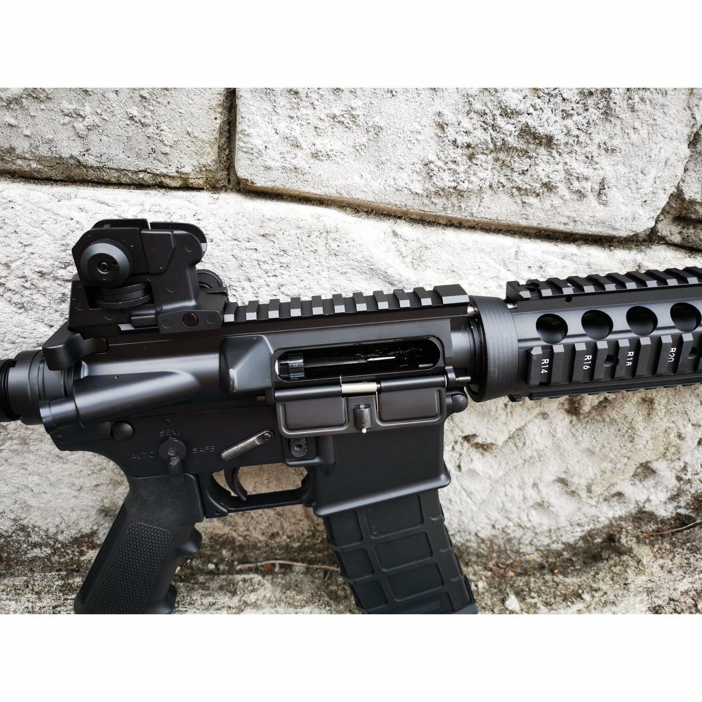 GOLDEN EAGLE MC6624M M4 CQB FULL METAL GAS POWERED GEL BLASTER GREEN GAS BLOWBACK RIFLE Colour: Black